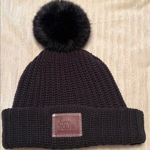 Love Your Melon Women's Black Ribbed Knit Cotton Beanie Faux Fur Pom Pom